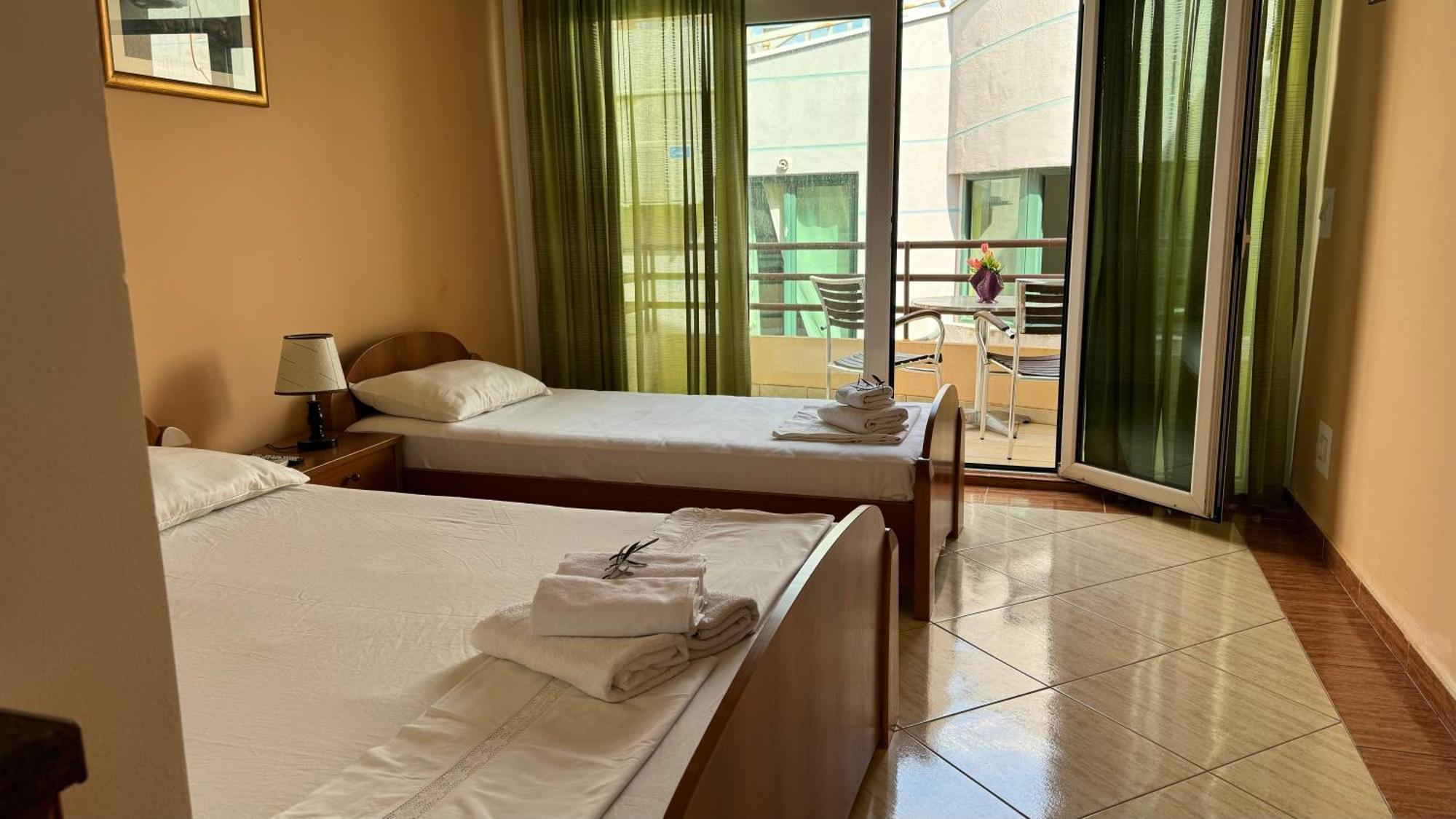 Sea La Vie Apartments Улцин Екстериор снимка